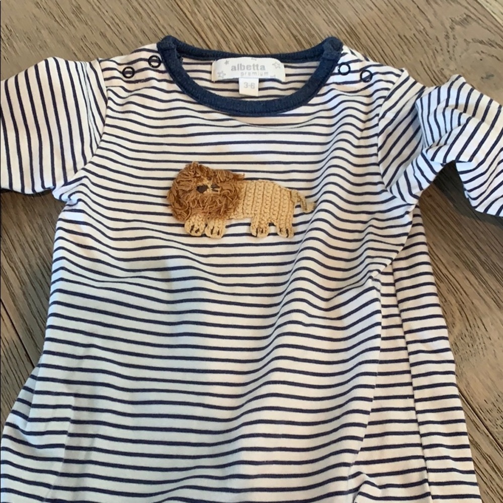 Albetta lion outfit